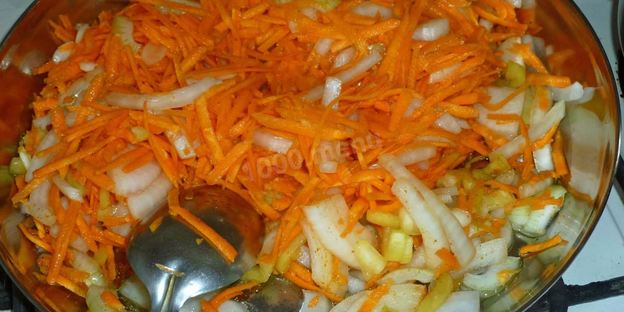 гуляш из куриных желудков