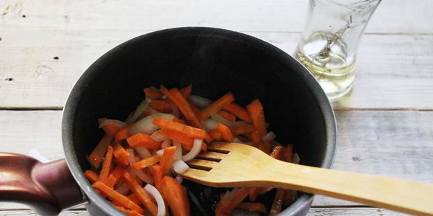 гуляш из курицы с подливкой