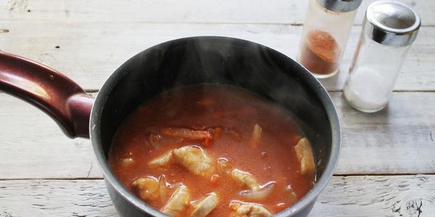 гуляш из курицы с подливкой