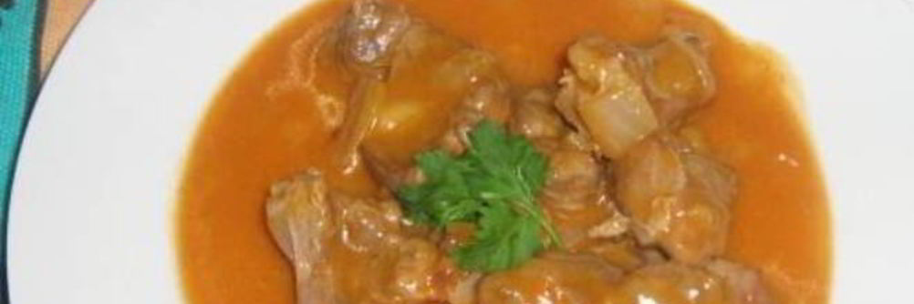 Гуляш из свинины с мукой