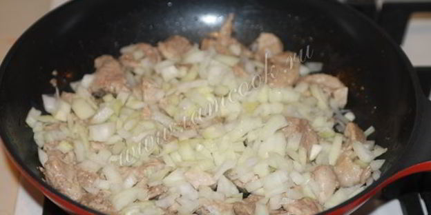 гуляш из свинины с подливкой