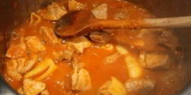 гуляш классический из свинины