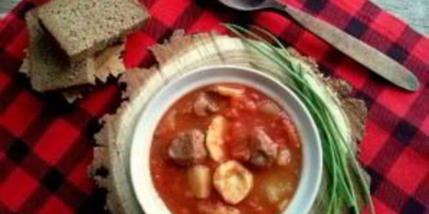 гуляш по-венгерски с клецками