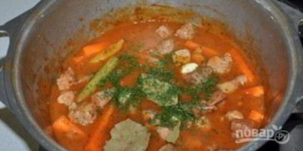 гуляш с красным вином