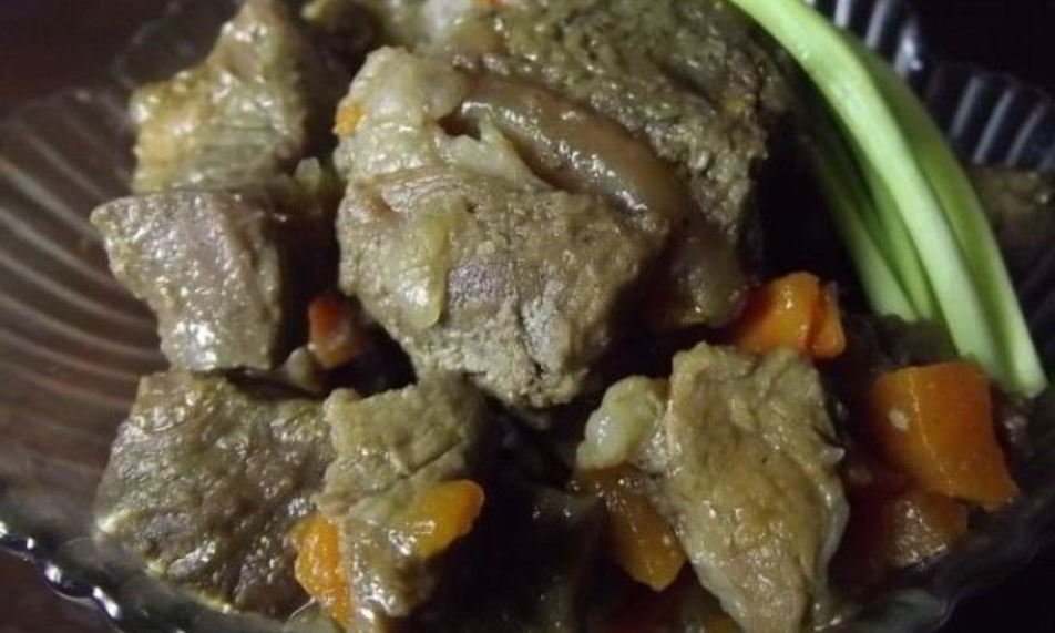 Рецепт гуляша с подливкой в мультиварке