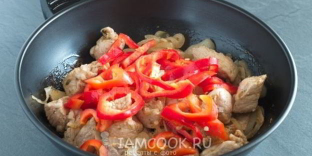 гуляш в хлебе по-чешски