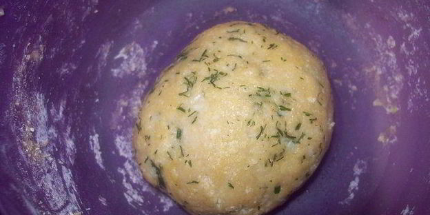 суп-гуляш с чесночными клецками