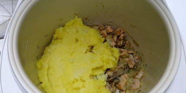 картофельное пюре с лососем в мультиварке