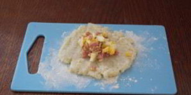 картофельные котлеты с колбасой