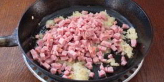 картофельные котлеты с колбасой