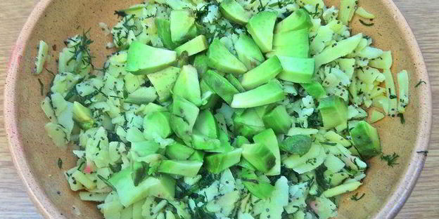 картофельные котлеты с маком, свеклой и килькой