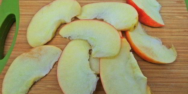 картофельные котлеты с маком, свеклой и килькой