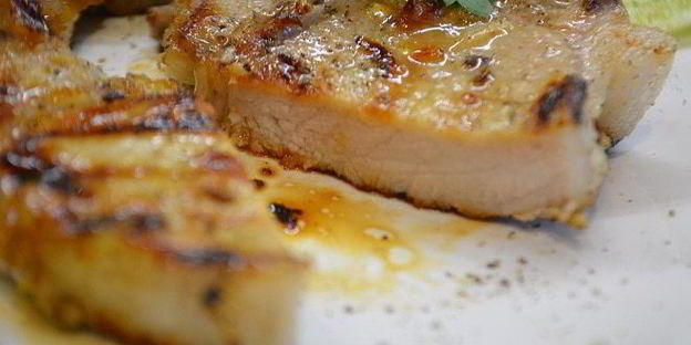 котлета на кости в ароматном маринаде