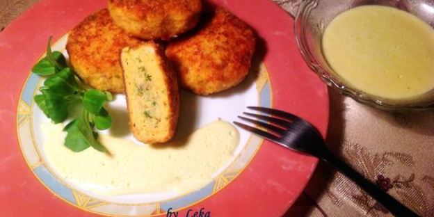 котлеты из двух видов рыб со сливочным соусом