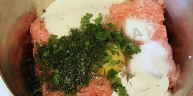 котлеты из индейки с манкой на сковороде