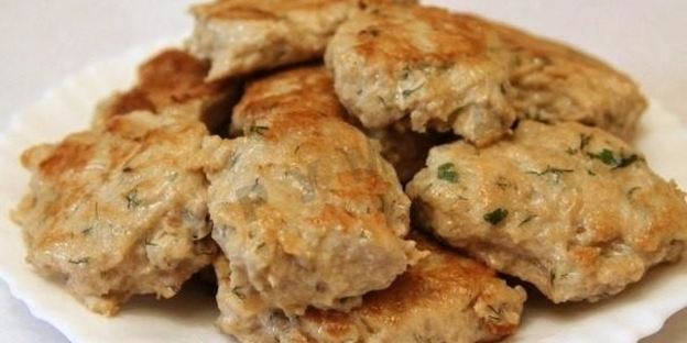 котлеты из индейки с манкой на сковороде