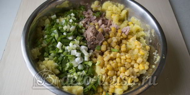 котлеты из консервов и картошки