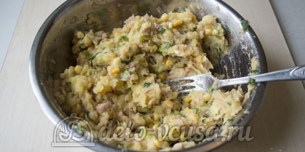 котлеты из консервов и картошки