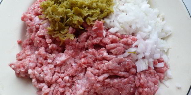 котлеты с маринованными огурцами