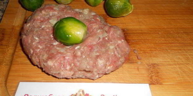 котлеты с сырно-ореховым соусом