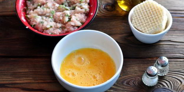 котлеты в вафельных коржах