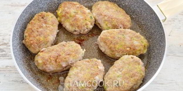 мясные котлеты с кабачками