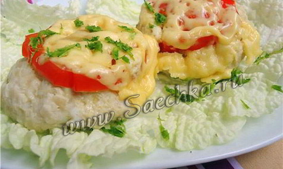 Рецепт паровых котлет с цветной капустой, помидорами и сыром