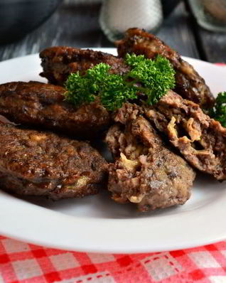 Пышные котлеты из свиной печени и курицы с сыром