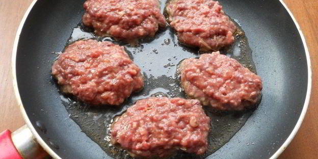 пышные котлеты из свиной печени и курицы с сыром