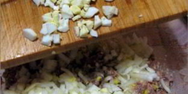 рыбные котлеты из консервы