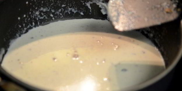 свиные котлеты со сливочным соусом и беконом