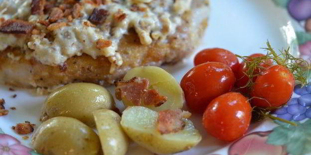 свиные котлеты со сливочным соусом и беконом