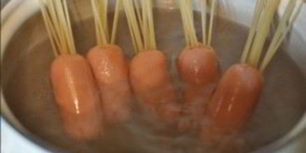 лапша с сосисками