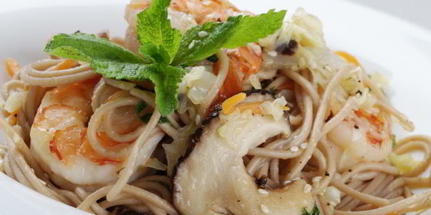 лапша соба с креветками