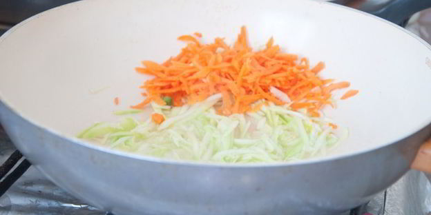 лапша в воке