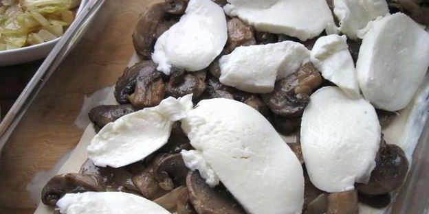 лазанья с брокколи, брюссельской капустой и грибами для гарфилда