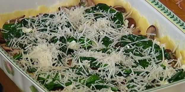 лазанья с грибами, козьим сыром и шпинатом