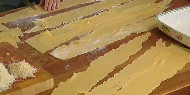 лазанья с грибами, козьим сыром и шпинатом