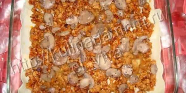 лазанья с курицей и грибами