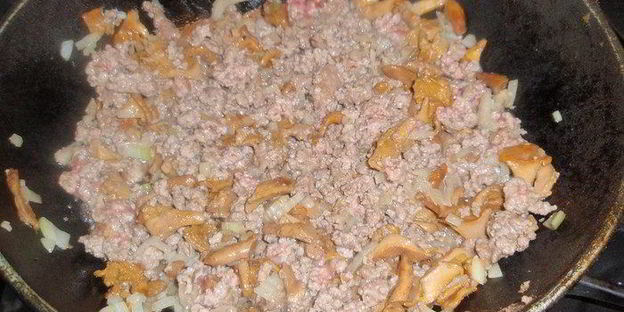 лазанья с лисичками и сельдереем