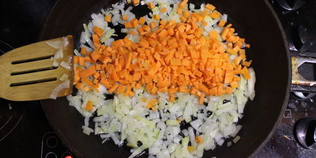 мясная лазанья с соусом бешамель