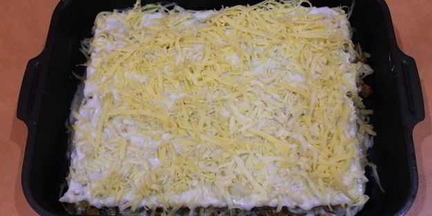 мясная лазанья с соусом бешамель