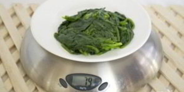 домашняя паста со шпинатом и томатами