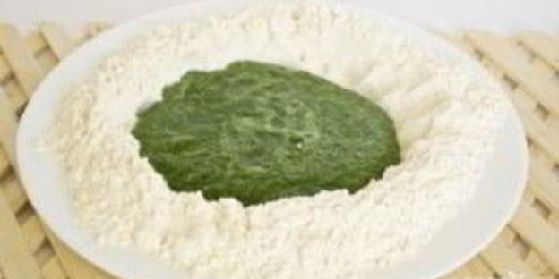 домашняя паста со шпинатом и томатами