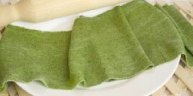 домашняя паста со шпинатом и томатами