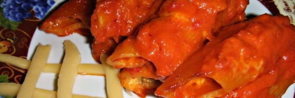 Каннеллони под томатным соусом