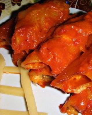 Каннеллони под томатным соусом