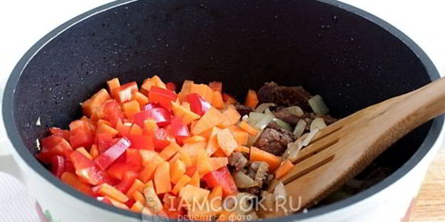 макароны с мясом и овощами