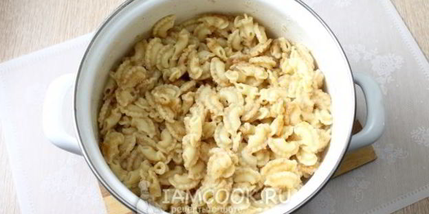 макароны с сыром и хрустящей крошкой