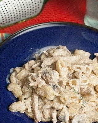 Макароны со сливками и грибами